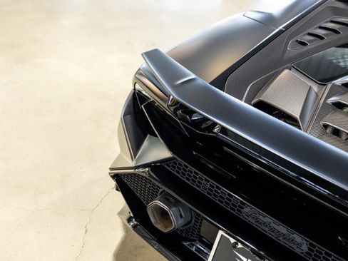 Used 2023 Lamborghini Huracan Tecnica RWD image 18