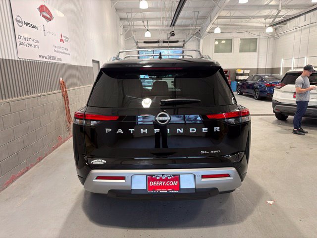 Certified 2025 Nissan Pathfinder SL AWD/4WD image 4