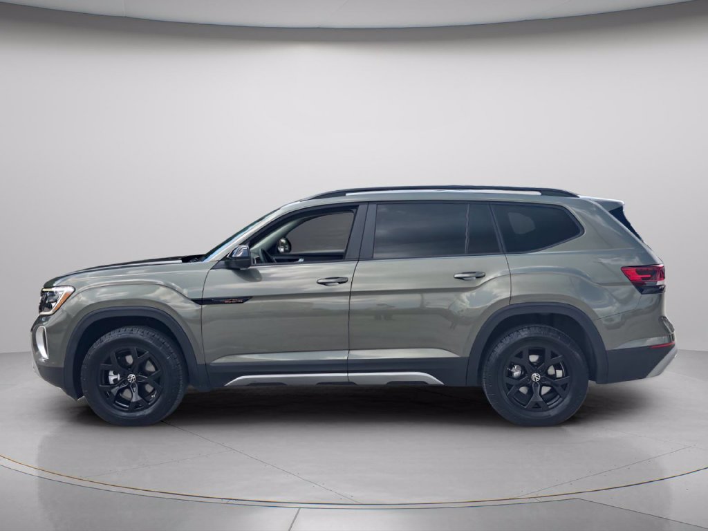 Certified 2025 Volkswagen Atlas Peak Edition SE AWD/4WD image 3