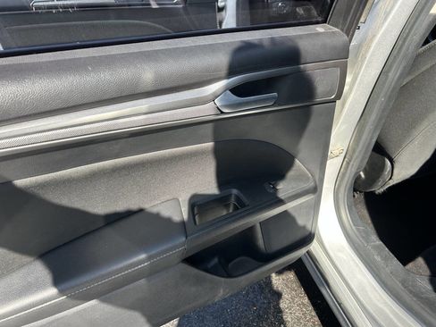 Used 2018 Ford Fusion SE w/ Fusion SE Technology Package image 26