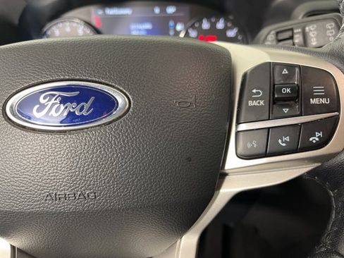 Used 2022 Ford Explorer XLT image 10
