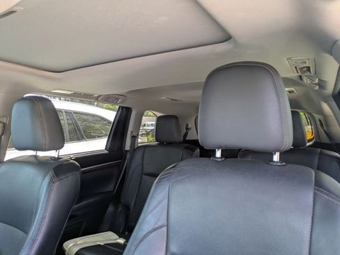 Used 2015 Toyota Highlander Limited AWD/4WD image 5
