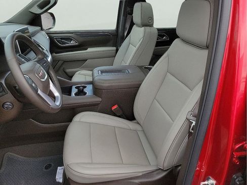 Used 2024 GMC Yukon SLT w/ SLT Luxury Package RWD image 14
