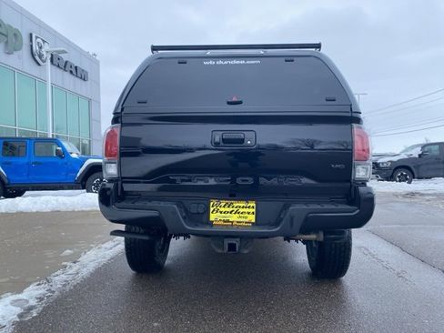Used 2020 Toyota Tacoma TRD Off-Road image 6