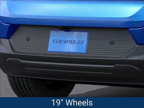 New 2026 Chevrolet Equinox EV LT image 16