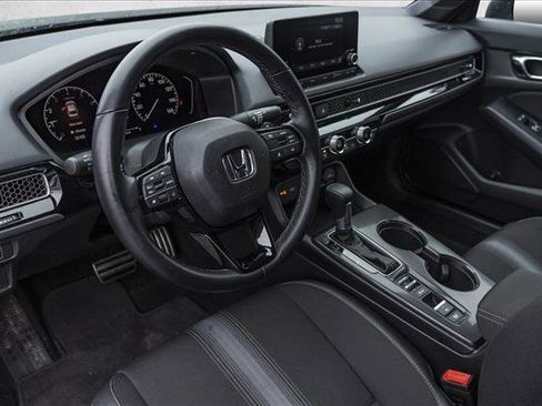 Used 2025 Honda Civic Sport image 10