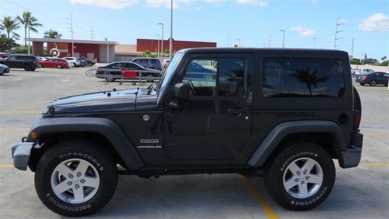 Used 2017 Jeep Wrangler Sport w/ Quick Order Package 24S AWD/4WD image 4