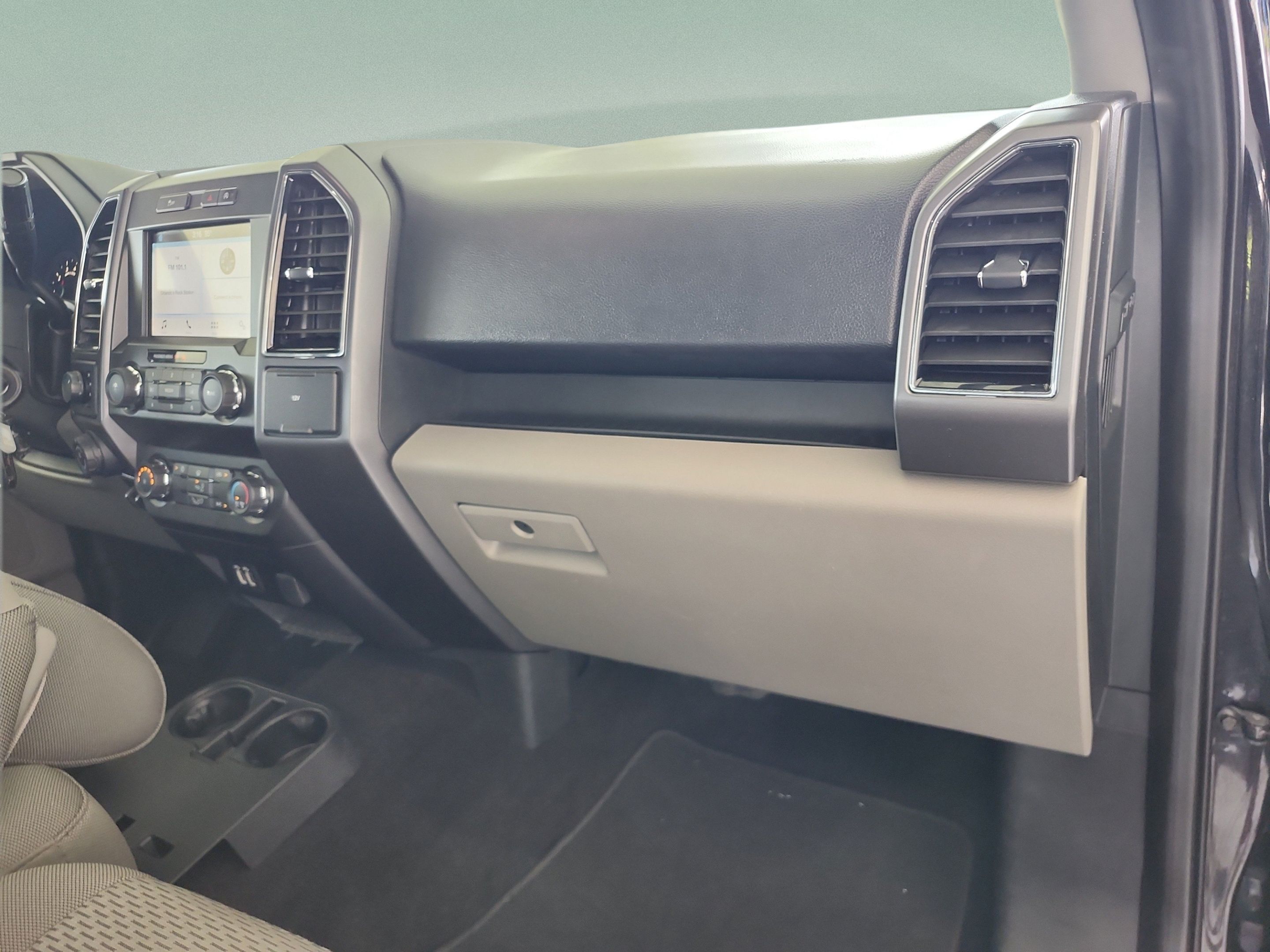 Used 2019 Ford F150 XLT w/ Heavy-Duty Payload Package AWD/4WD image 21