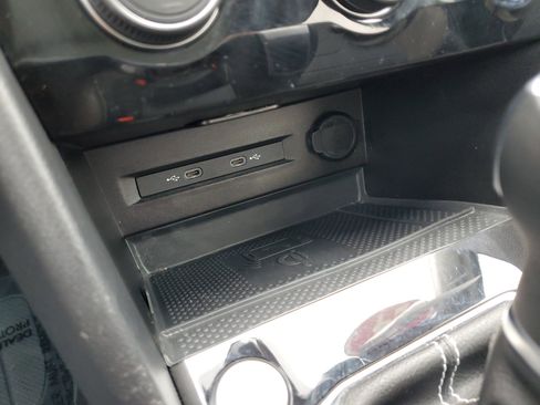 Used 2024 Volkswagen Taos SEL image 28