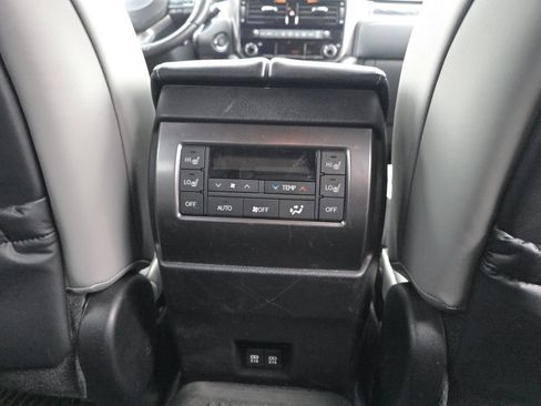 Used 2023 Lexus GX 460 image 29