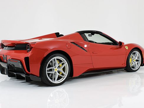 Certified 2019 Ferrari 488 Pista Spider RWD image 12