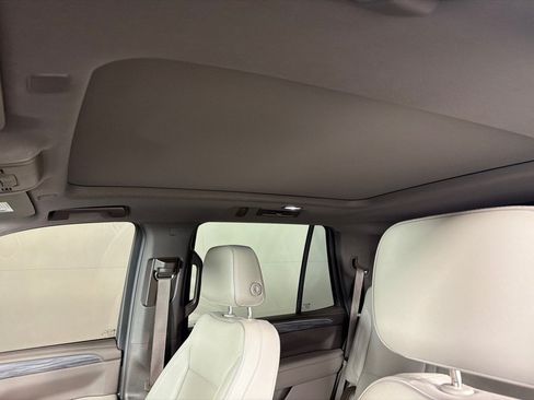 Used 2021 GMC Yukon SLT w/ SLT Premium Package AWD/4WD image 14
