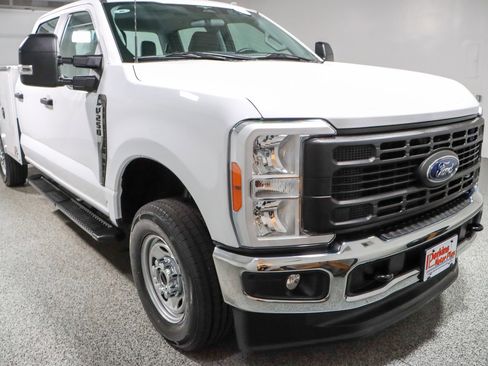 Used 2023 Ford F250 XL w/ FX4 Off-Road Package image 5