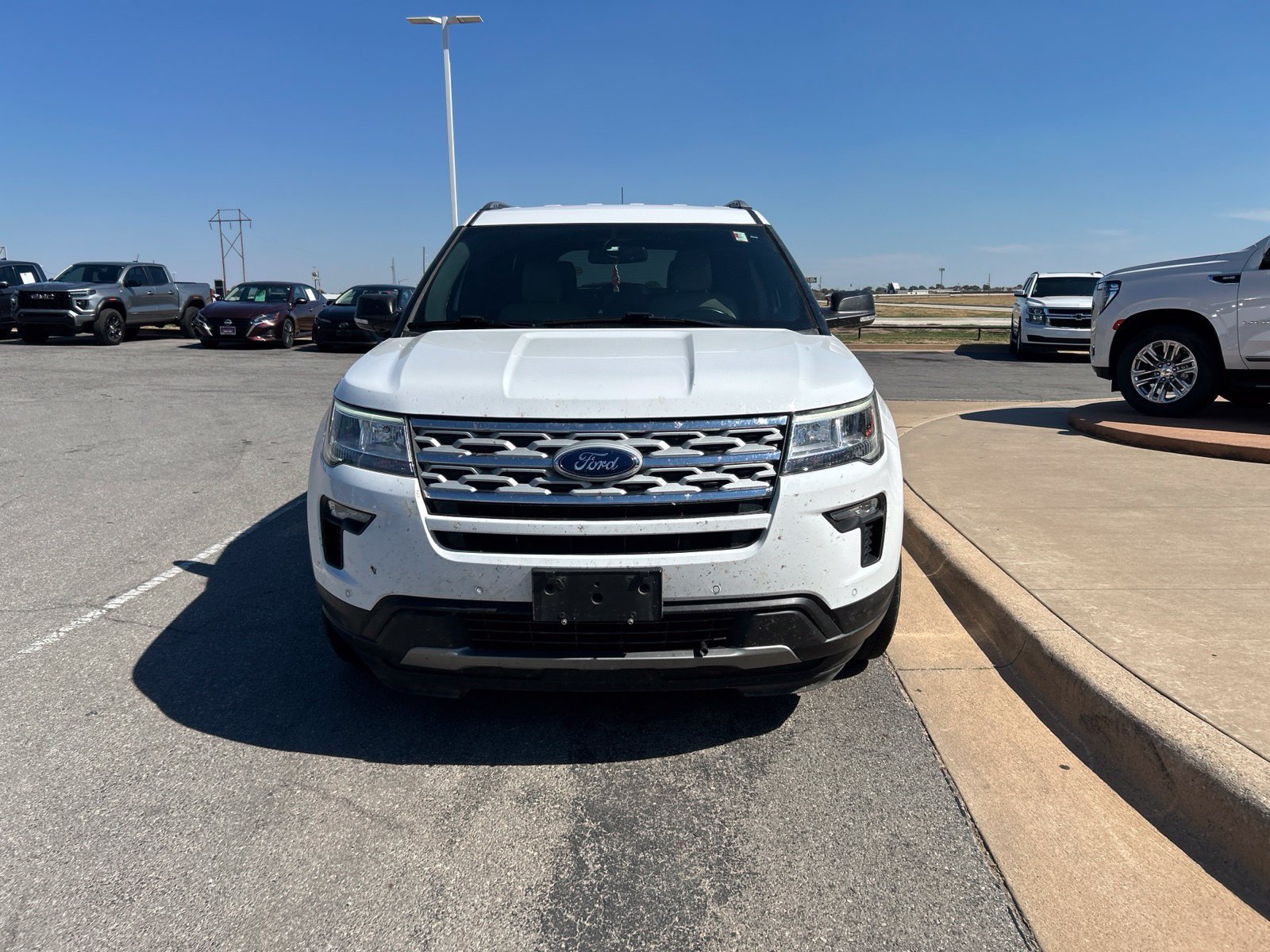 Used 2019 Ford Explorer XLT w/ Equipment Group 202A FWD image 2