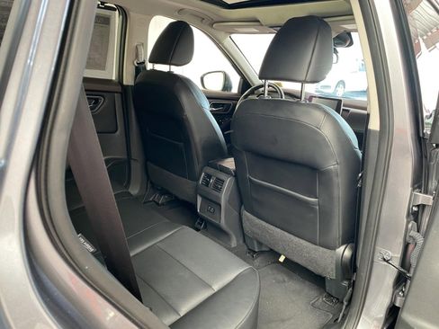 Used 2021 Nissan Rogue SV w/ Premium Package AWD/4WD image 11