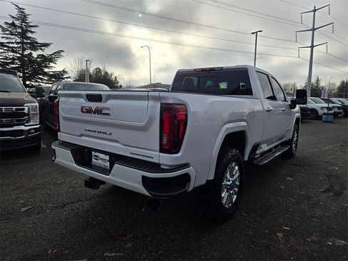 Used 2023 GMC Sierra 3500 Denali image 5