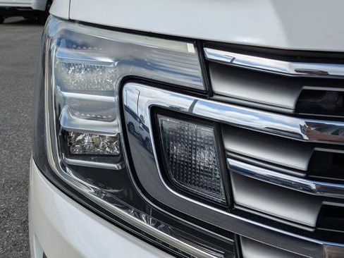 Certified 2018 Ford Expedition Limited w/ Equipment Group 301A image 10