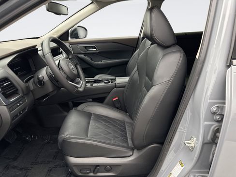 Used 2023 Nissan Rogue Platinum w/ Platinum Premium Package AWD/4WD image 11