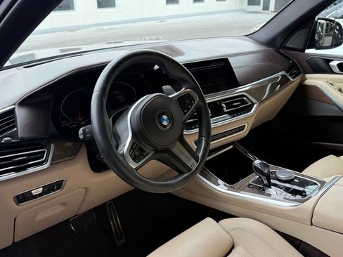 Used 2019 BMW X5 xDrive40i w/ M Sport Package AWD/4WD image 2