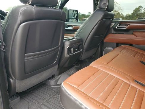 Used 2024 GMC Sierra 3500 Denali Ultimate image 22
