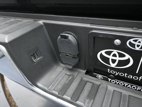 Used 2016 GMC Sierra 1500 SLE w/ SLE Value Package AWD/4WD image 33