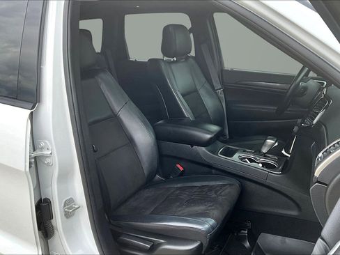 Used 2021 Jeep Grand Cherokee Laredo X image 7