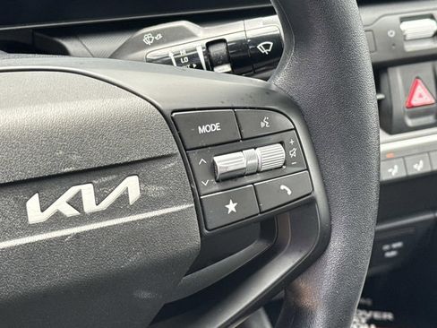 Used 2025 Kia K4 FWD image 24