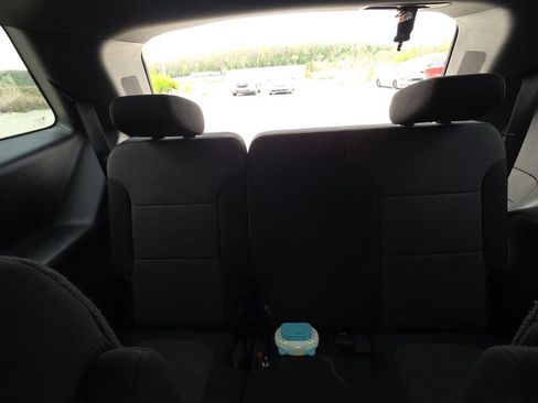 Used 2023 Chevrolet Traverse LT image 14