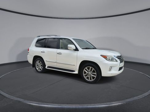 Used 2015 Lexus LX 570 4WD image 2