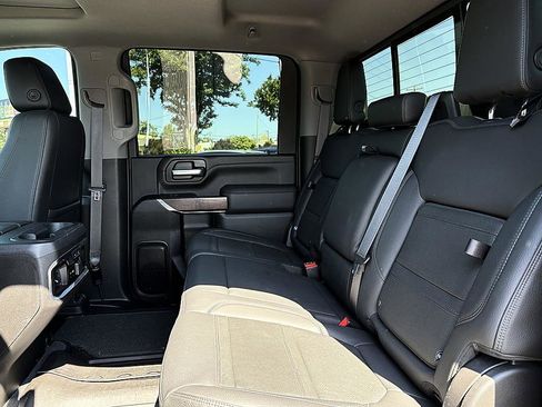 Used 2021 GMC Sierra 3500 Denali w/ Denali Black Diamond Edition AWD/4WD image 9