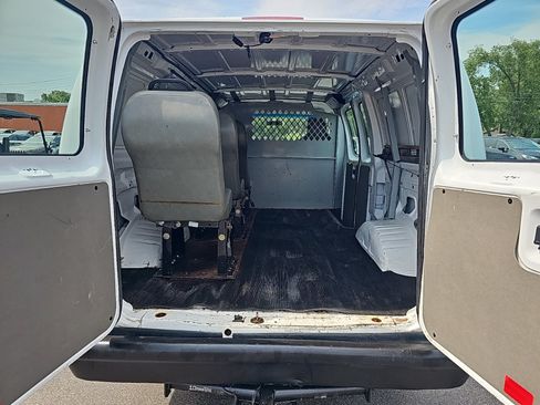 Used 2014 Ford E-250 and Econoline 250 w/ Power Group RWD image 16