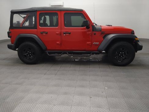 Used 2018 Jeep Wrangler Unlimited Sport AWD/4WD image 11