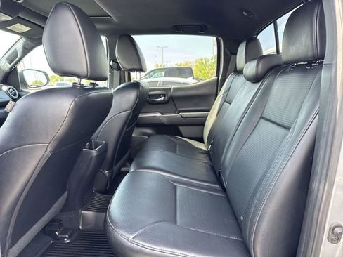Used 2019 Toyota Tacoma Limited image 9