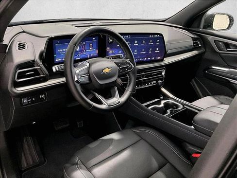 Used 2026 Chevrolet Traverse LT FWD image 14