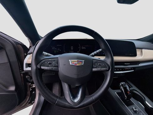 Used 2025 Cadillac XT4 Premium Luxury FWD image 11