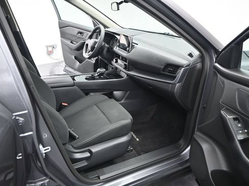 Used 2026 Nissan Rogue S FWD image 6