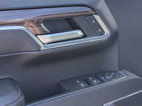 Used 2024 Chevrolet Silverado 1500 LT image 23