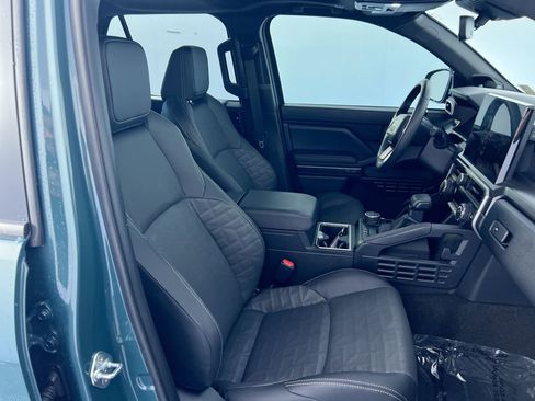 Used 2025 Toyota 4Runner TRD Off-Road Premium AWD/4WD image 28