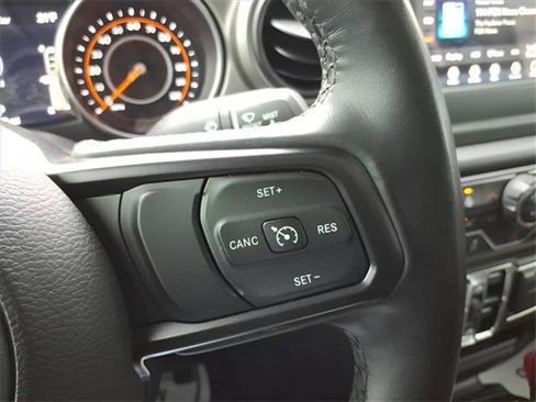 Used 2022 Jeep Gladiator Willys image 18