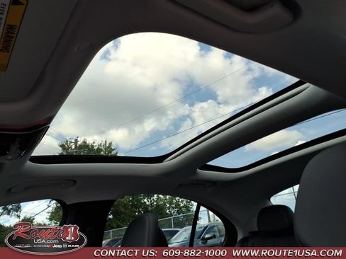 Used 2025 Mercedes-Benz E 350 4MATIC Sedan image 30