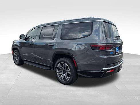 Used 2023 Jeep Wagoneer Series II RWD image 6