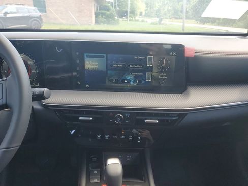 New 2025 Nissan Kicks SR AWD/4WD image 27