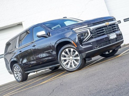 New 2026 Chevrolet Suburban Premier image 3