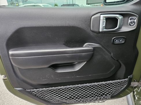 Used 2021 Jeep Gladiator Sport AWD/4WD image 16