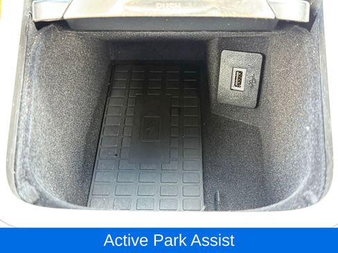 Used 2019 Lincoln Nautilus Reserve image 32