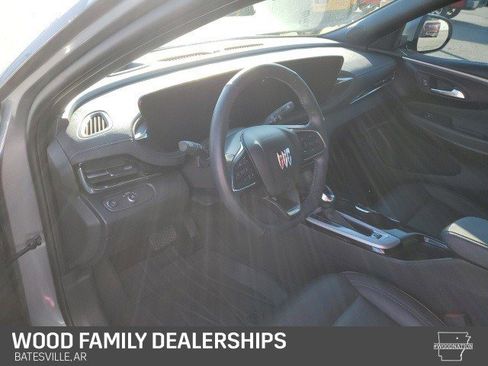 Certified 2024 Buick Envista Avenir image 10