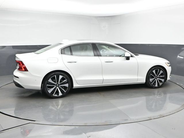 Used 2023 Volvo S60 B5 Ultimate w/ Climate Package FWD image 9