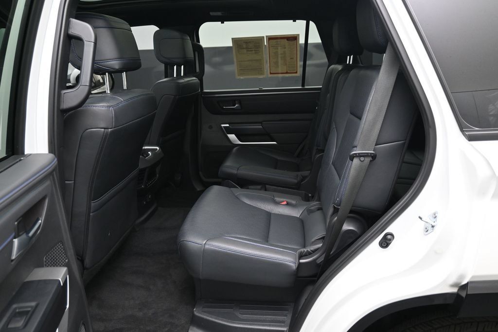 Used 2025 Toyota Sequoia Platinum AWD/4WD image 29