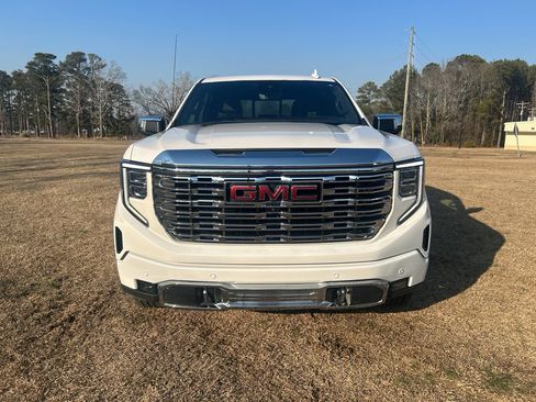 Used 2022 GMC Sierra 1500 Denali w/ Denali Reserve Package image 3