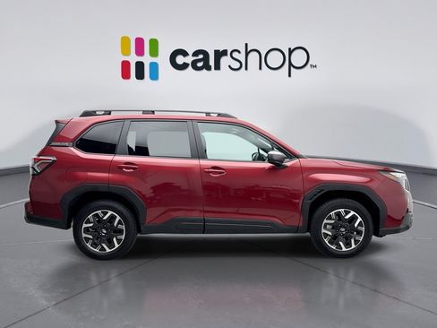 Used 2025 Subaru Forester Premium AWD/4WD image 6